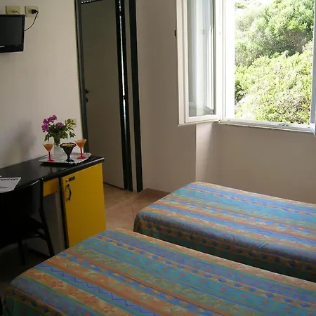 فندق Nido D'aquila 3*